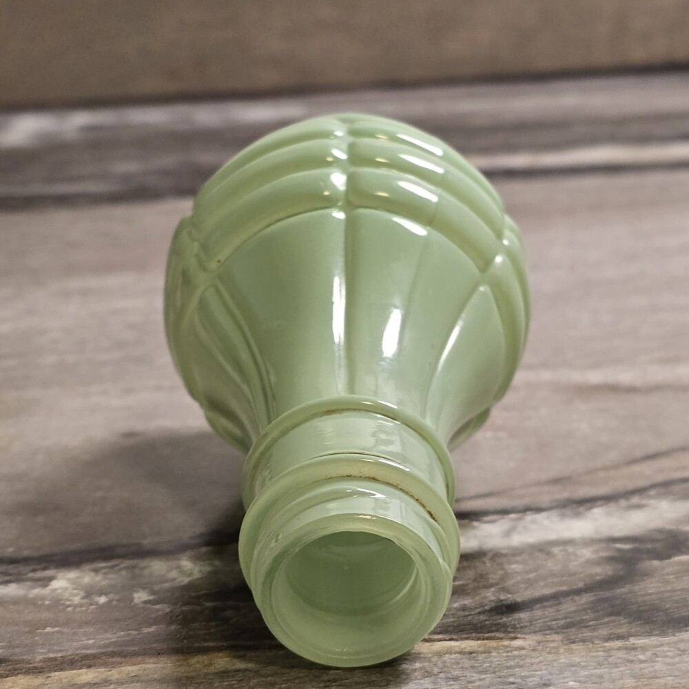 Vintage Jadeite Uranium Glass Powder Jar Shaker Base Art Deco 4” UV Reactive Glo - Picture 4 of 8